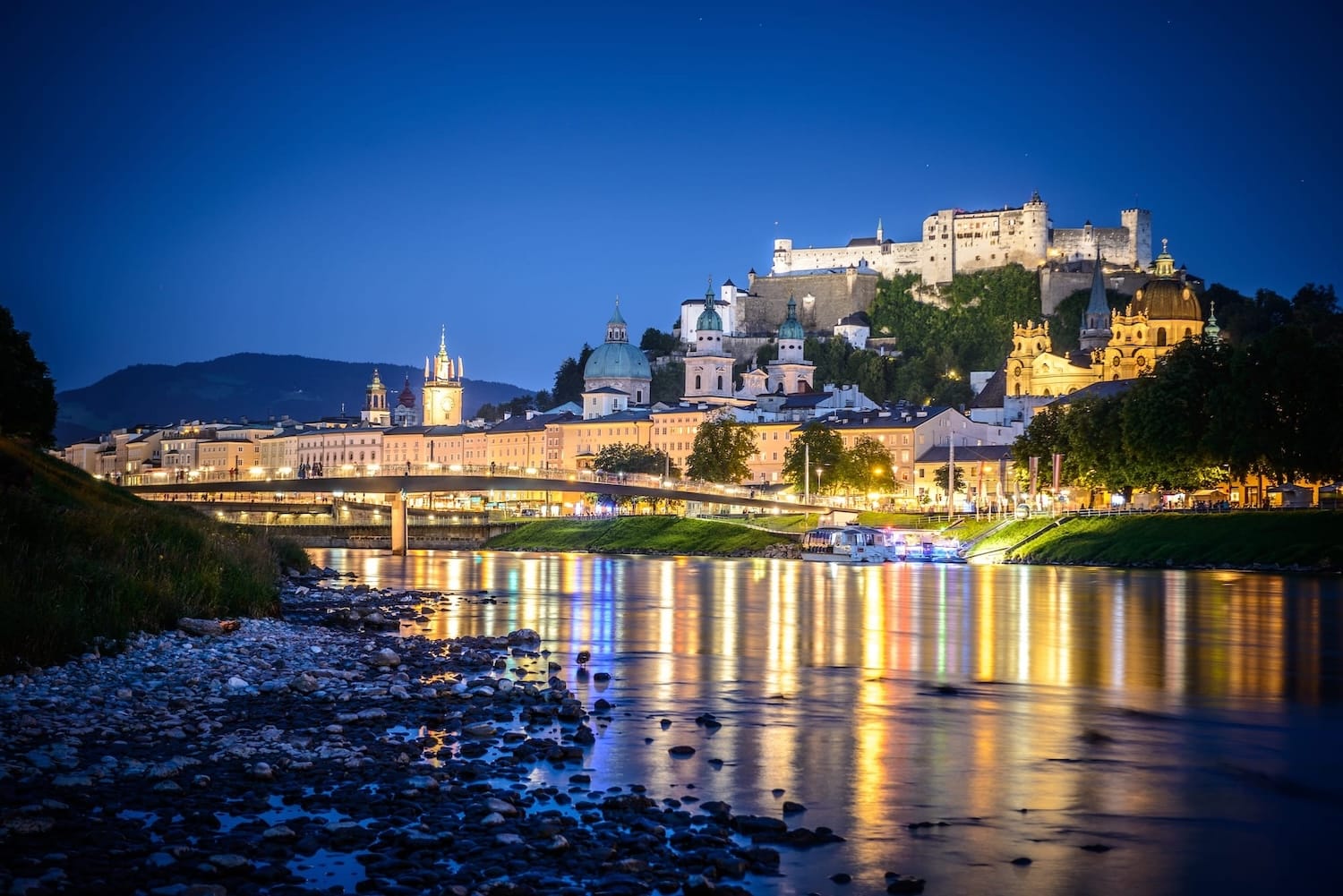 Generiertes Bild von Blick auf Festung Salzach mit Überblendung der Jahreszeiten