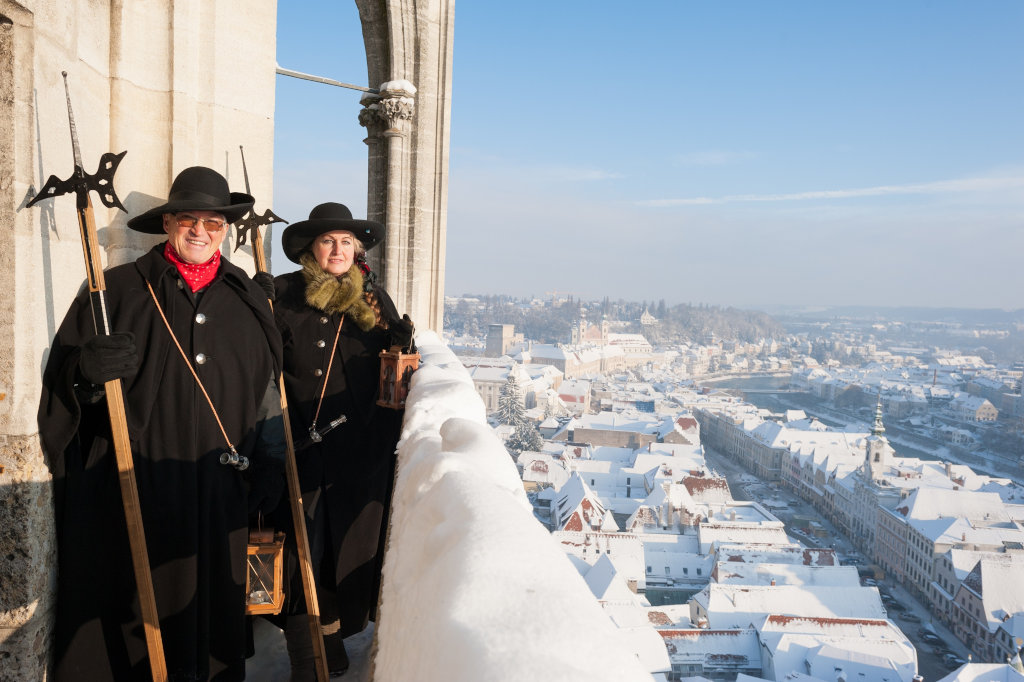 Nachtwaechter*innen am Stadtpfarrkirchenturm